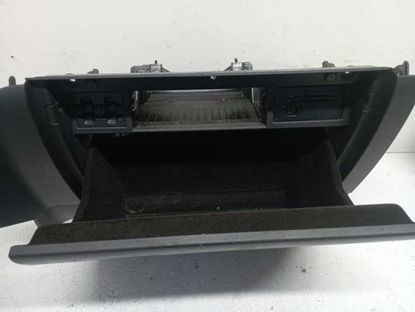 BOITE A GANTS VW GOLF 7 - Vue 2